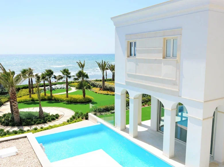 5 bedroom villa 675 m² Kiti, Cyprus