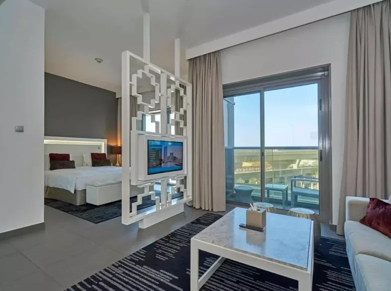 Mieszkanie 2 pokoi 57 m² Dubaj, Emiraty Arabskie