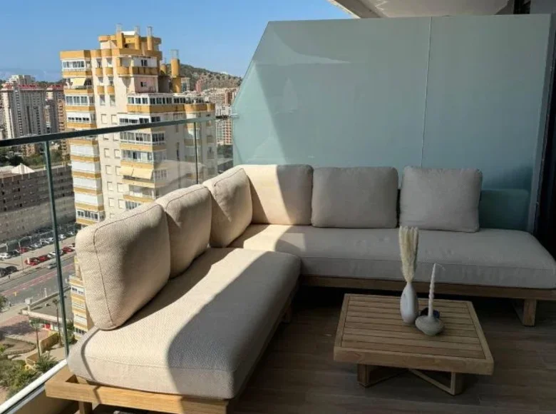 Mieszkanie 2 pokoi 105 m² Benidorm, Hiszpania