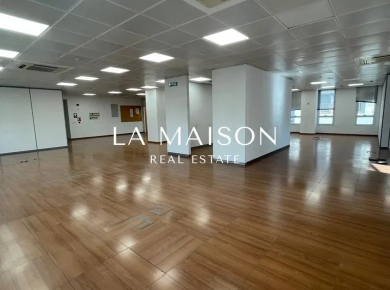Офис 620 м² в Строволосе, Кипр