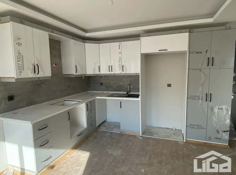 Квартира 2 комнаты 65 м² Эрдемли, Турция