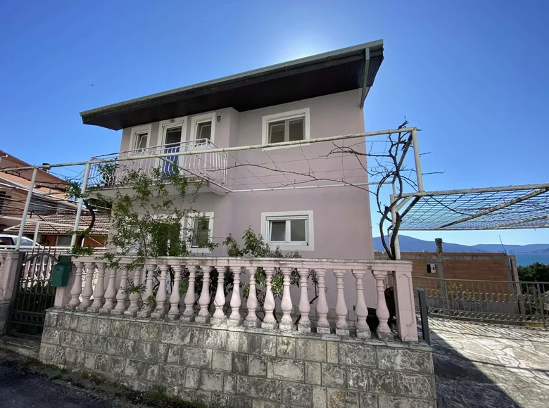Wohnung 3 Schlafzimmer 180 m² Tivat, Montenegro