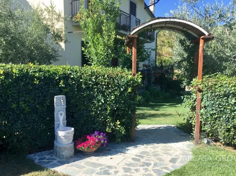 Hotel 500 m² en Arezzo, Italia