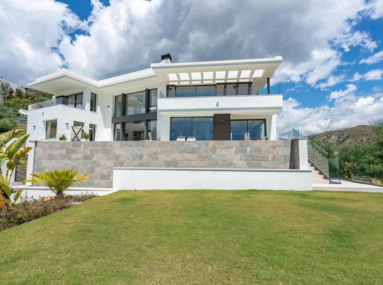 5 bedroom house 817 m² Malaga, Spain