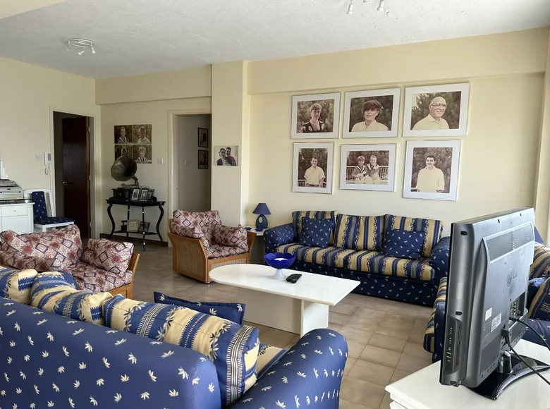 Mieszkanie 5 pokojów  Limassol, Cypr