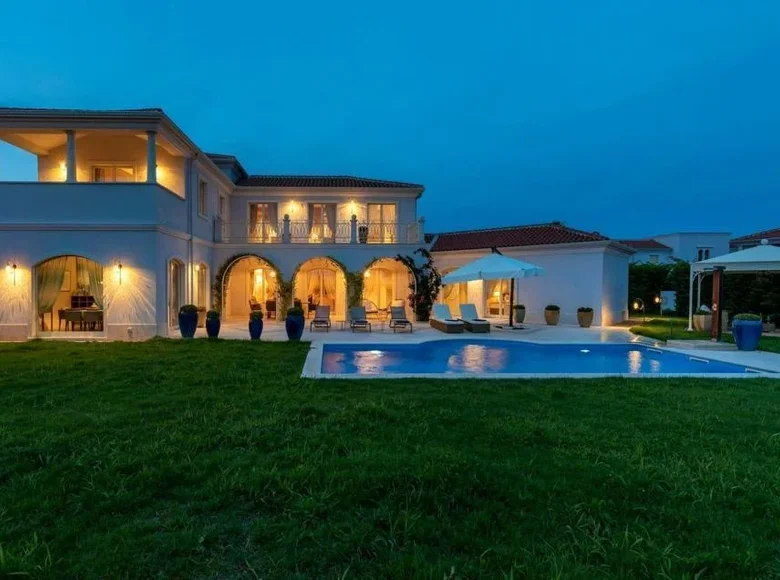 4 bedroom Villa 361 m² Grad Porec, Croatia
