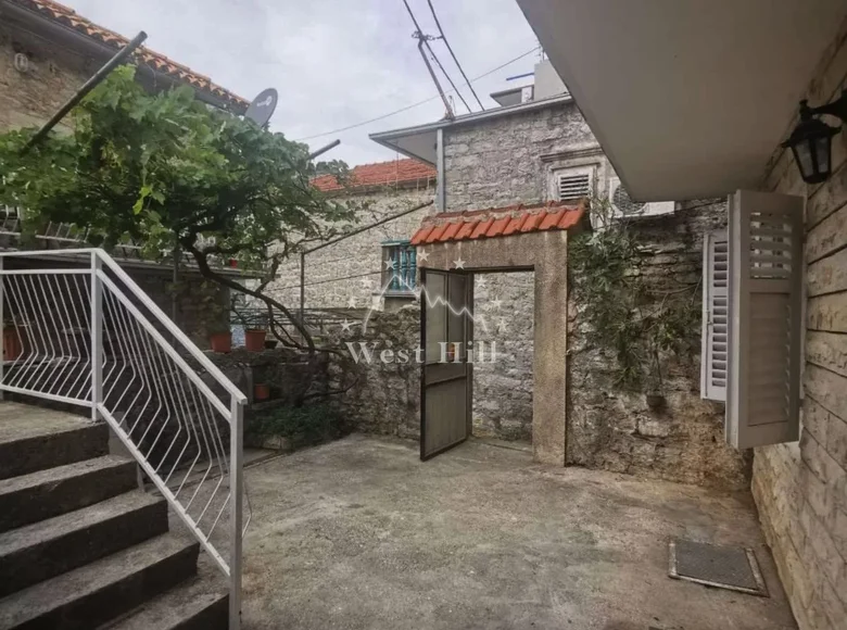 Maison 4 chambres 146 m² Lepetane, Monténégro