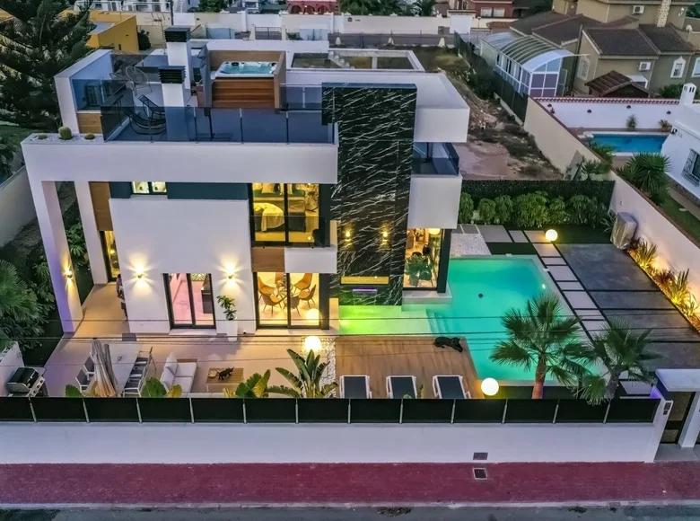 villa de 3 chambres 125 m² Torrevieja, Espagne