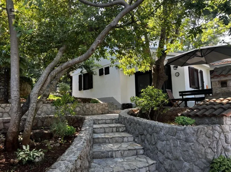 Отель 250 м² Омишаль, Хорватия