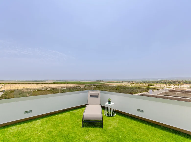 Villa de tres dormitorios 138 m² Entrenaranjos, Španjolska