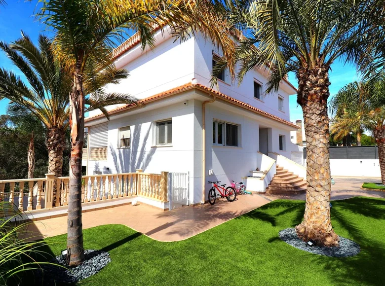 5 bedroom villa 250 m² Dehesa de Campoamor, Spain