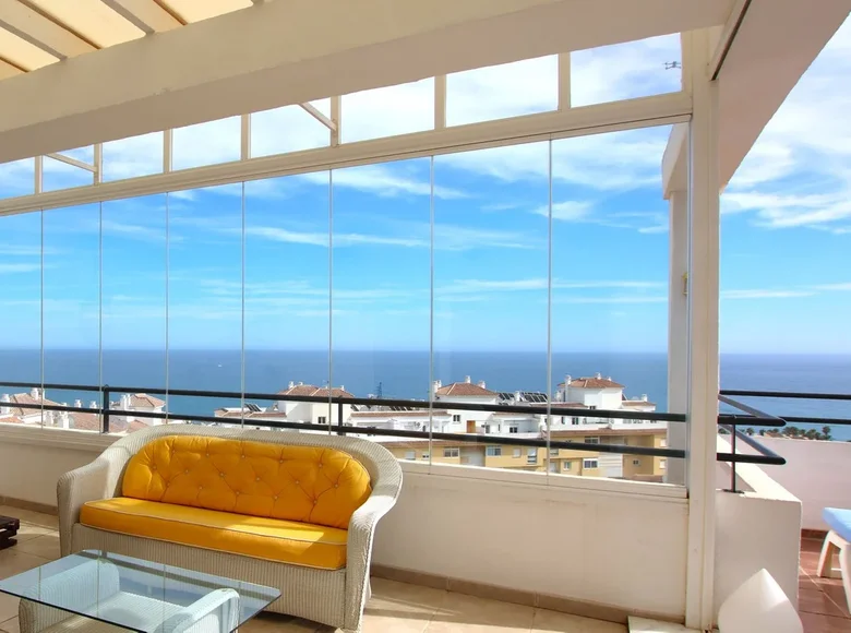 Mieszkanie 2 pokoi 96 m² Mijas, Hiszpania