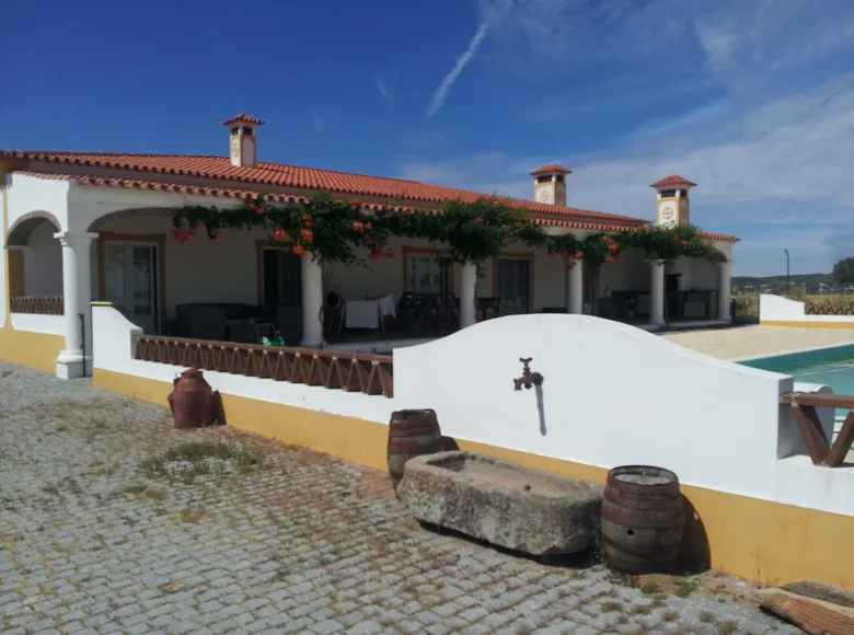 Propiedad comercial 311 m² en Reguengos de Monsaraz, Portugal