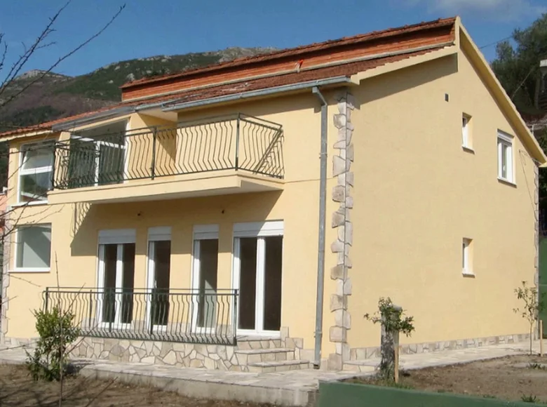 Villa de 4 habitaciones 186 m² Celuga, Montenegro