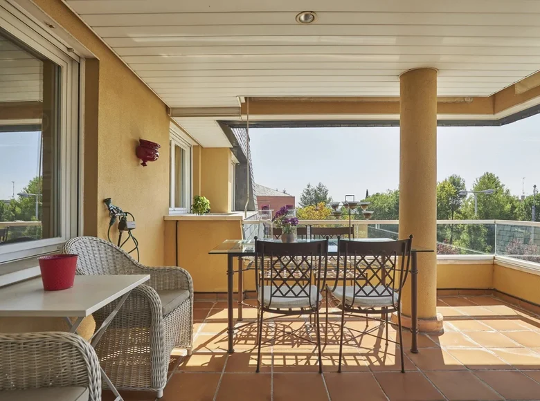 Szeregowiec 4 pokoi 180 m² Madryt, Hiszpania