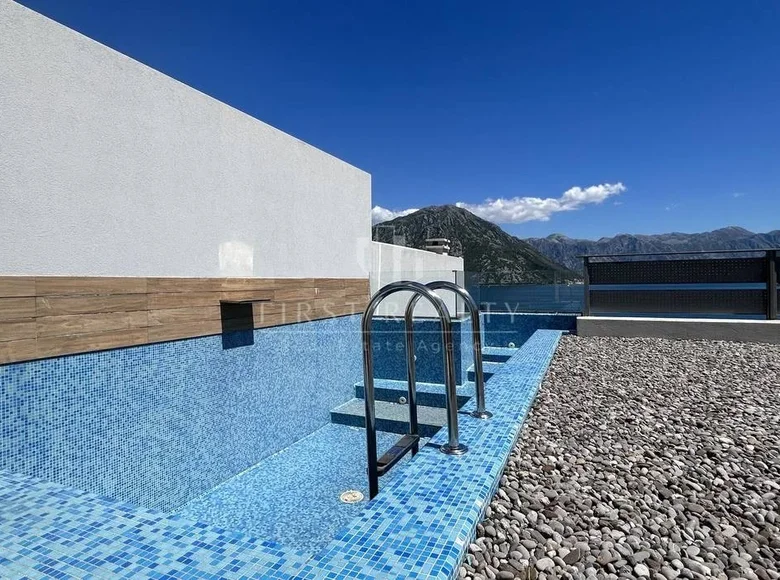 Вилла 3 спальни 360 м² Morinj, Черногория