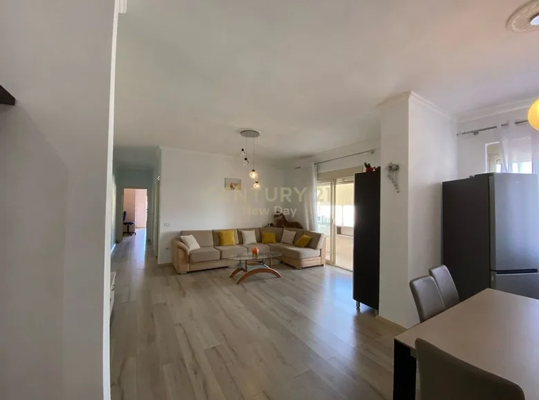 2+1+2 Apartment for Rent near the Market, Durres - 400 Euros! NEW113438