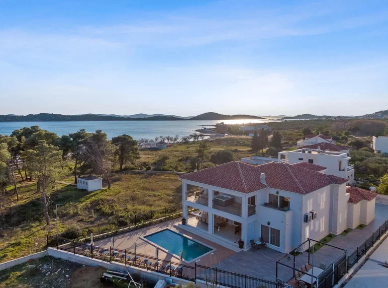 Dom 5 pokojów 530 m² Grad Vodice, Chorwacja