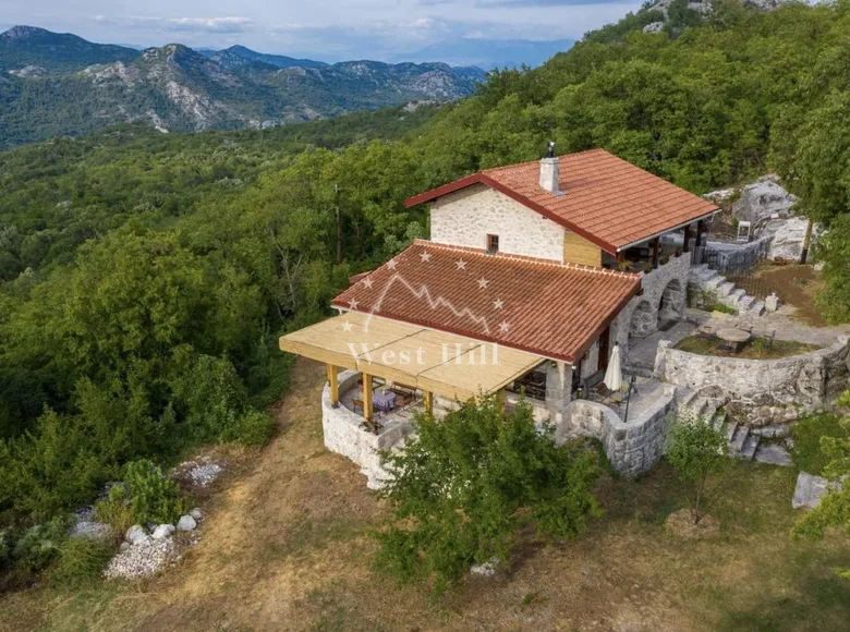 Haus 3 zimmer 208 m² Cetinje, Montenegro
