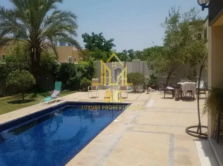 Villa in Jumeirah Park