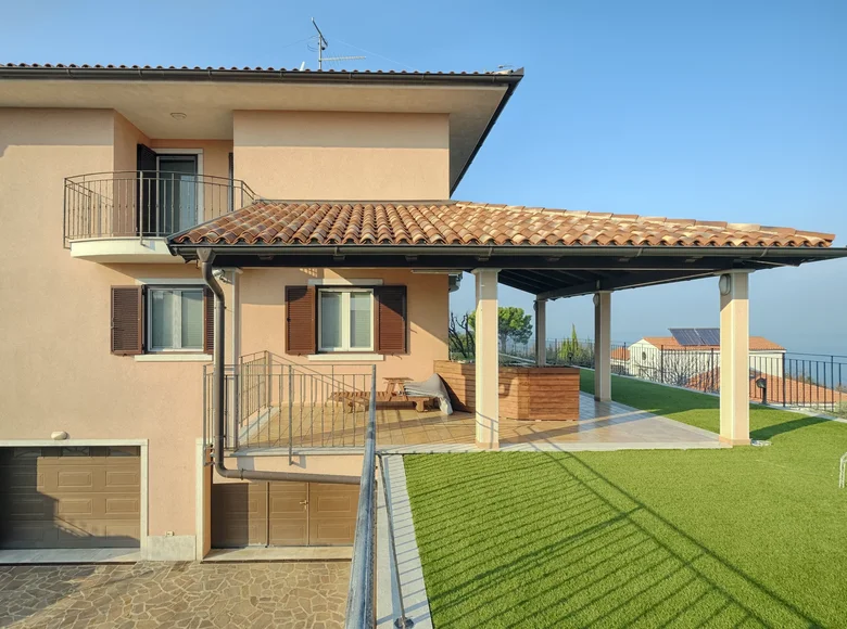 4 bedroom Villa 358 m² Koper, Slovenia