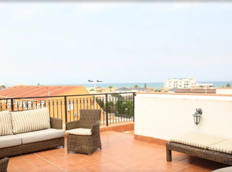 Wohnung 3 Schlafzimmer 244 m² Estepona, Spanien