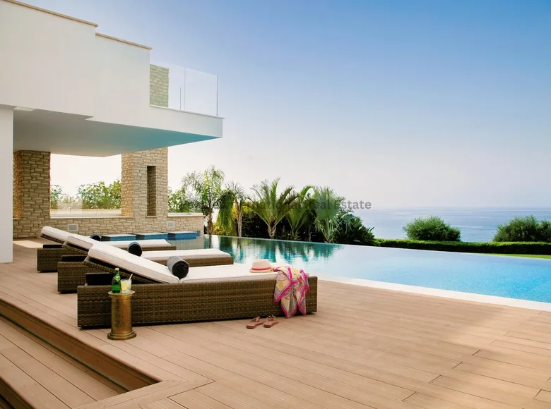 villa de 5 chambres 305 m² Agios Georgios Peyeias, Chypre