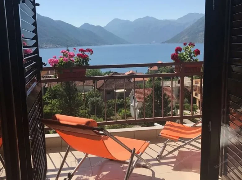 Apartamento 2 habitaciones 63 m² Dobrota, Montenegro