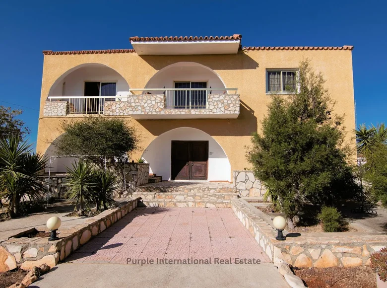 5 bedroom villa 300 m² Agia Eirini Lefkosia, Cyprus