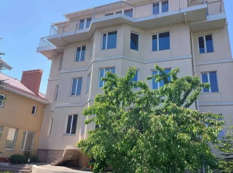 Commercial property 1 500 m² in Lymanka, Ukraine