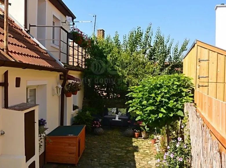 Apartment 94 m² Kostelec nad Cernymi lesy, Czech Republic