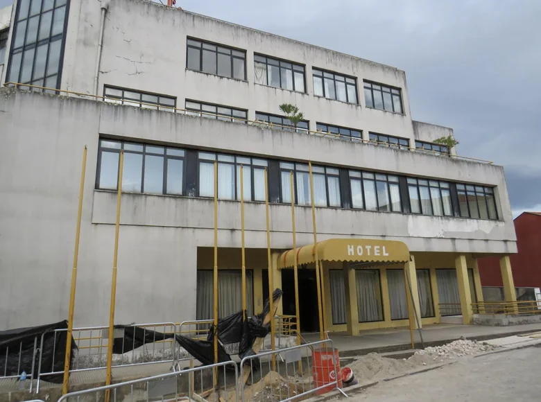 Hotel 3 308 m² Mesao Frio, Portugalia