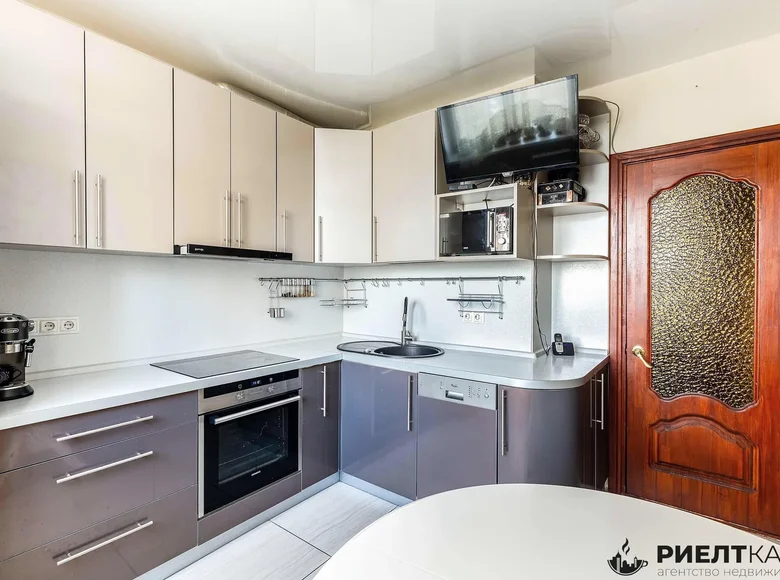 Mieszkanie 3 pokoi 65 m² Mińsk, Białoruś