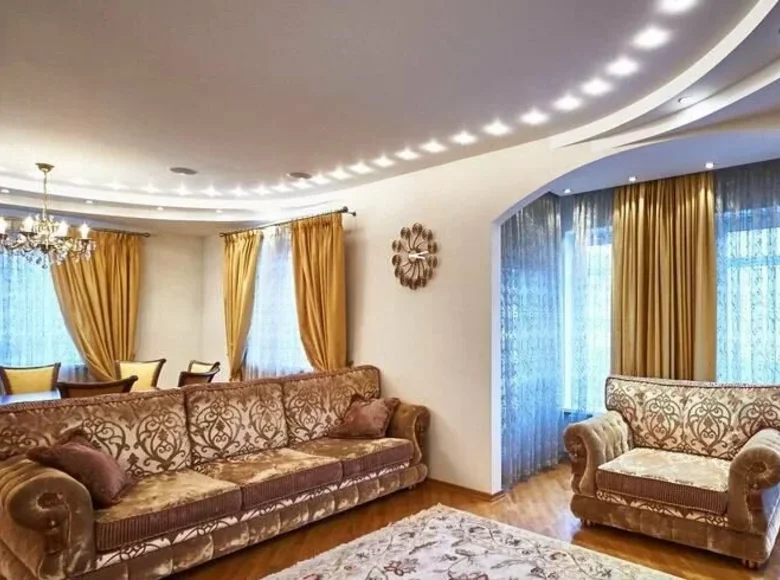 Ferienhaus 407 m² Valiarjanava, Belarus