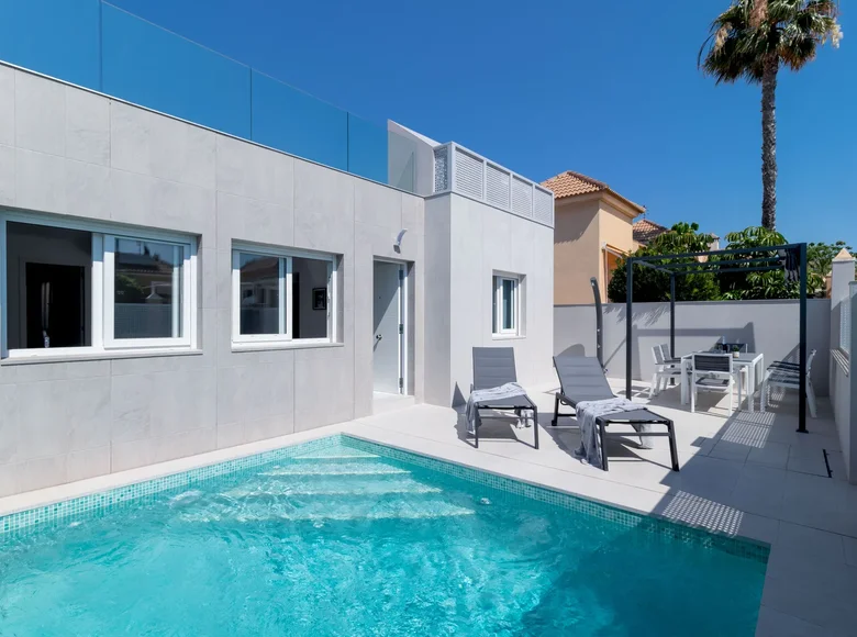 Dom 4 pokoi 85 m² w Torrevieja, Hiszpania