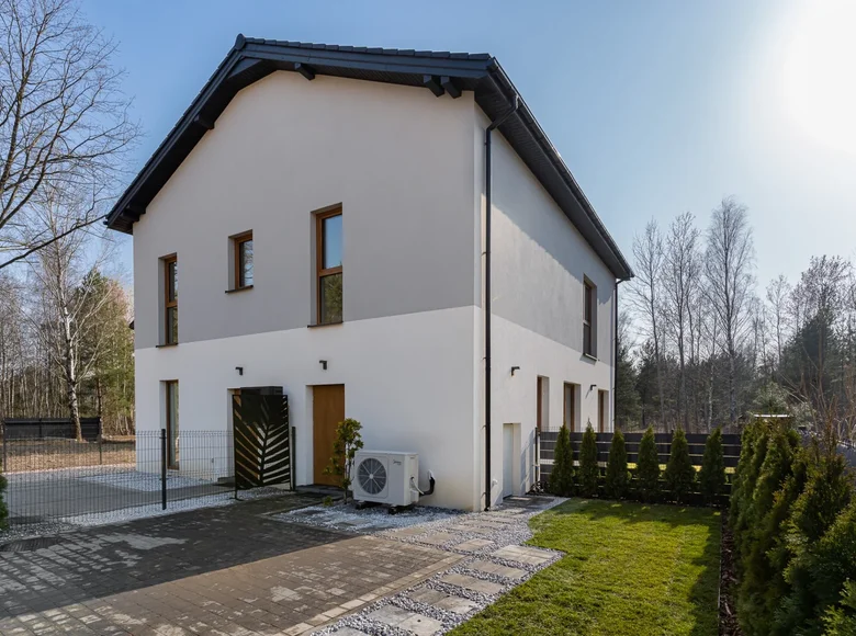 3 bedroom apartment 148 m² Dziekanow Lesny, Poland