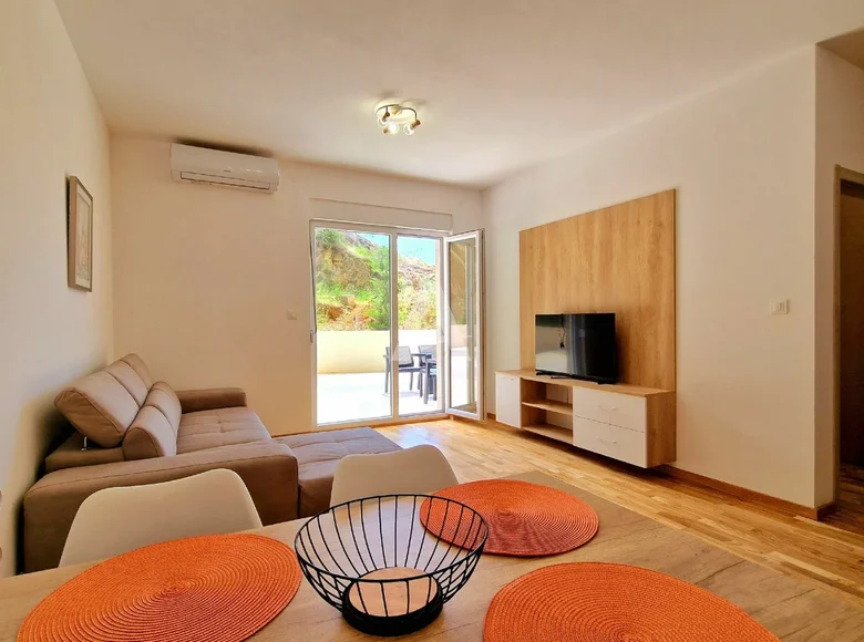 Квартира 1 спальня 40 м² Бечичи, Черногория