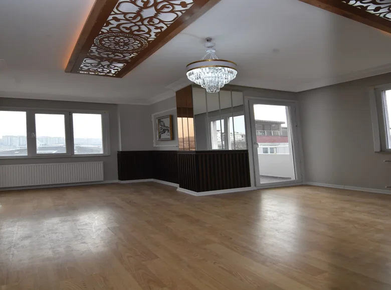 Mieszkanie 2 pokoi 100 m² Beylikduzu, Turcja