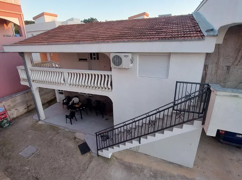 Maison 6 chambres  Ljesnica, Monténégro