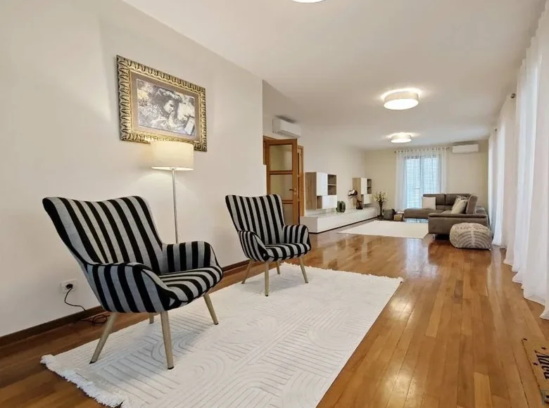 4 bedroom apartment 200 m² in Podgorica, Montenegro