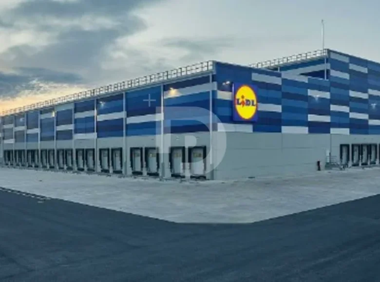 Shop 6 699 m² in Spain, Spain