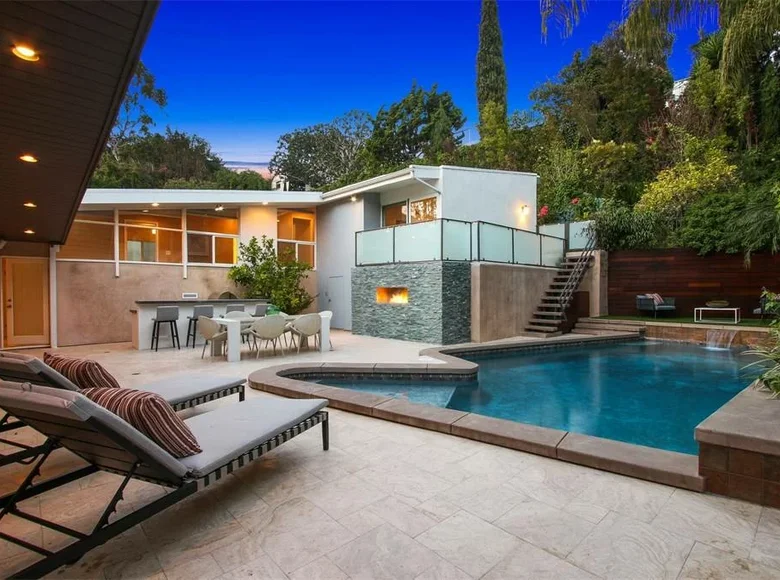 5 bedroom villa  Los Angeles, United States
