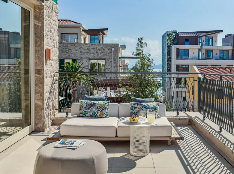 Квартира 4 комнаты 191 м² Кумбор, Черногория