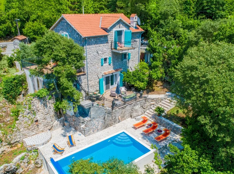 3 bedroom house 170 m² Milovici, Montenegro