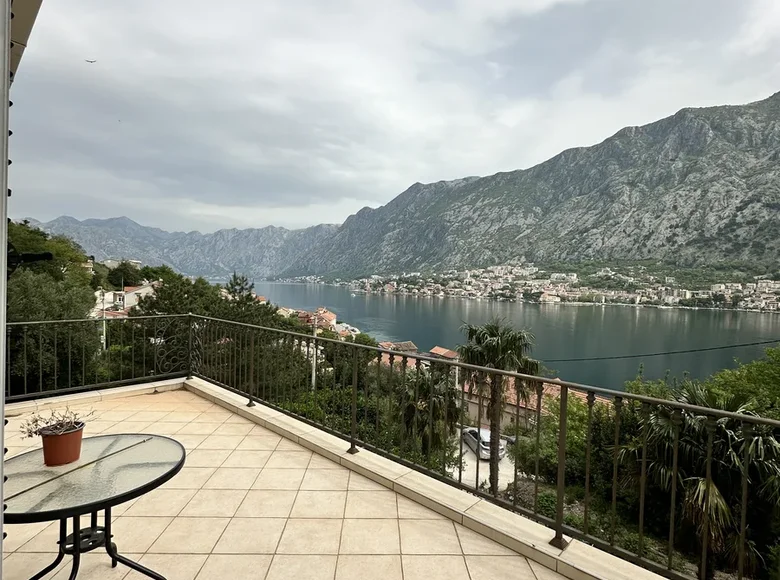 4 bedroom apartment 80 m² in Muo, Montenegro