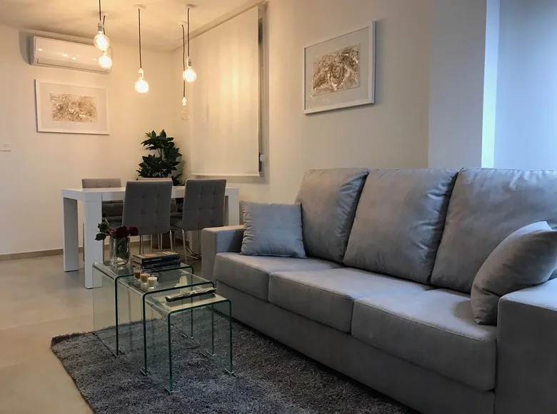 Mieszkanie 3 pokoi 104 m² Orihuela, Hiszpania