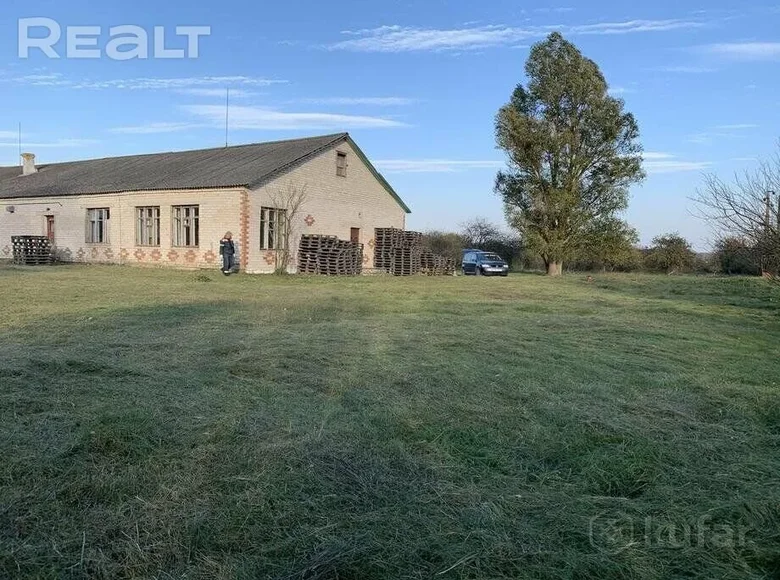 Office 379 m² in Scarcouski sielski Saviet, Belarus