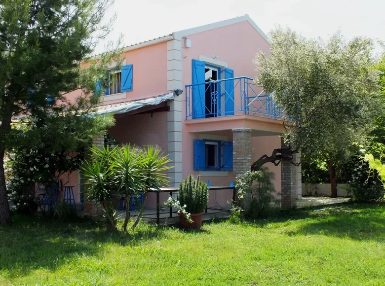 Villa de tres dormitorios 140 m² Lefkimmi, Grecia