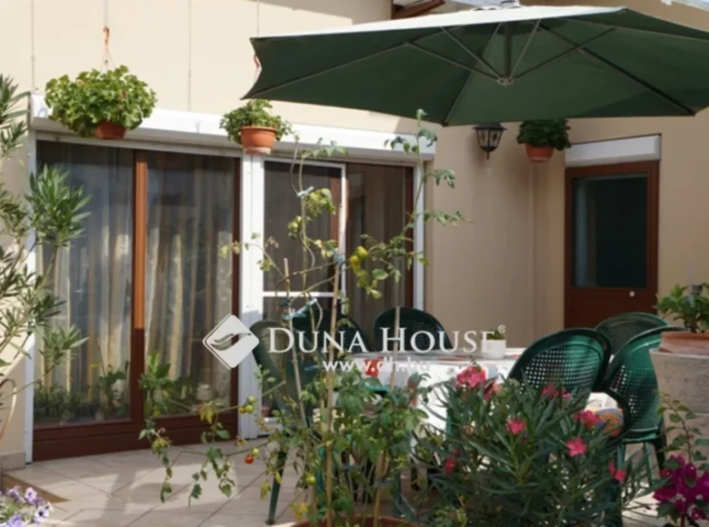 House 2 bathrooms 180 m² in Bács-Kiskun, All countries