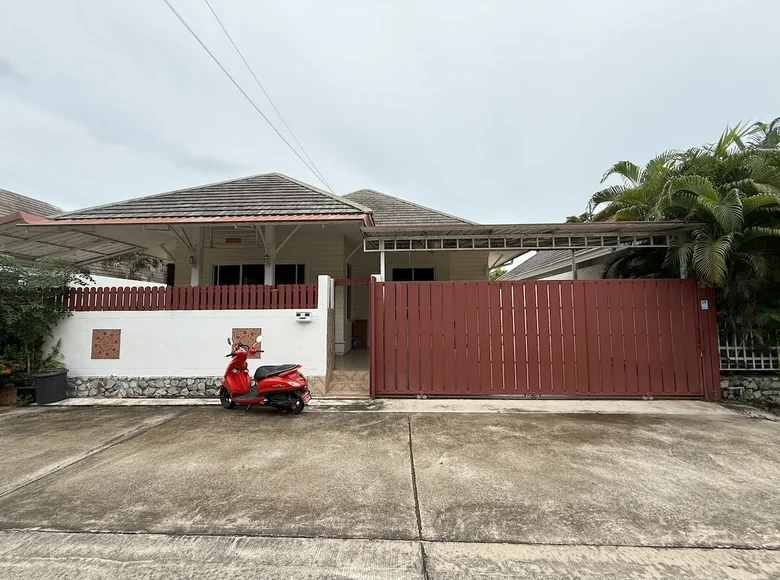 3 bedroom villa 250 m² Huai Yai, Thailand